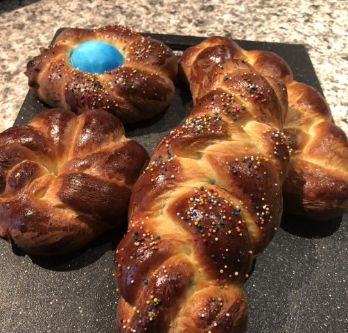 Easter Bread with an egg in the middle