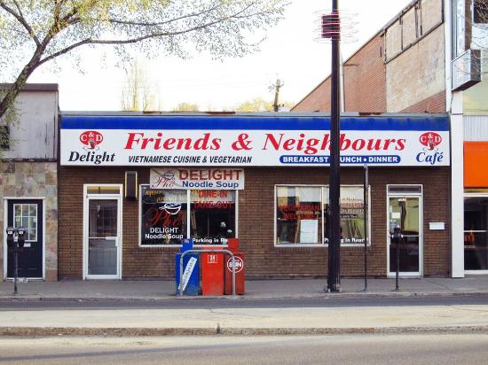 Review: Friends and Neighbours Café on Whyte